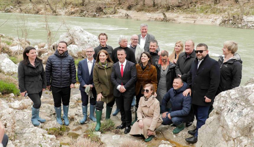 National Park planning team with among others Minister for Tourism and Environment Mirela Kumbaro, representatives of the Albanian Government, Patagonia, IUCN, NGOs, Greek Ambassador in Albania, mayor of Tepelene © Elton Baxhaku