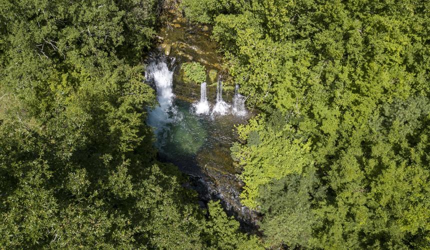 Wasserfall an der Krupac, einem Nebenfluss der Neretva © Vladimir Tadić