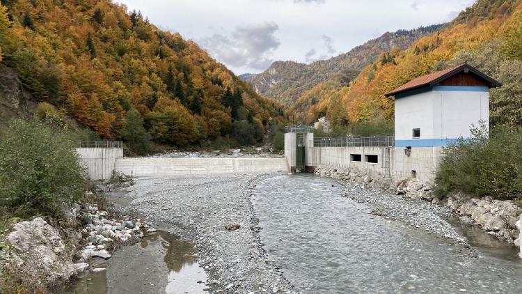 The Belaja power plant is one of the three KELKOS hydropower plants that must be taken off the grid pending final legal clarification. © Ulrich Eichelmann/Riverwatch.
