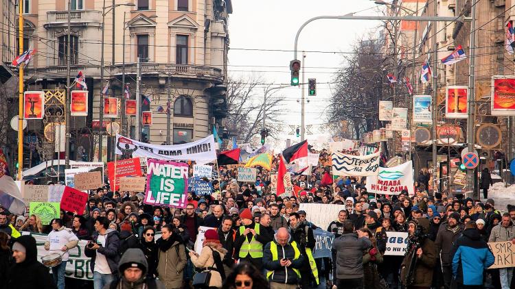 On Sunday, about 5000 people protested in Belgrade against the planned construction of hundreds of hydropower plants in Serbia © Radomir Duvnjak