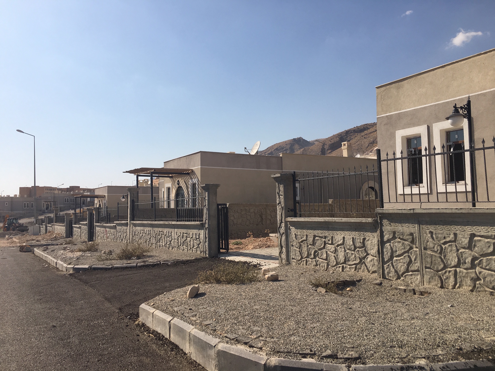 Only few of the houses are occupied. © Riverwatch