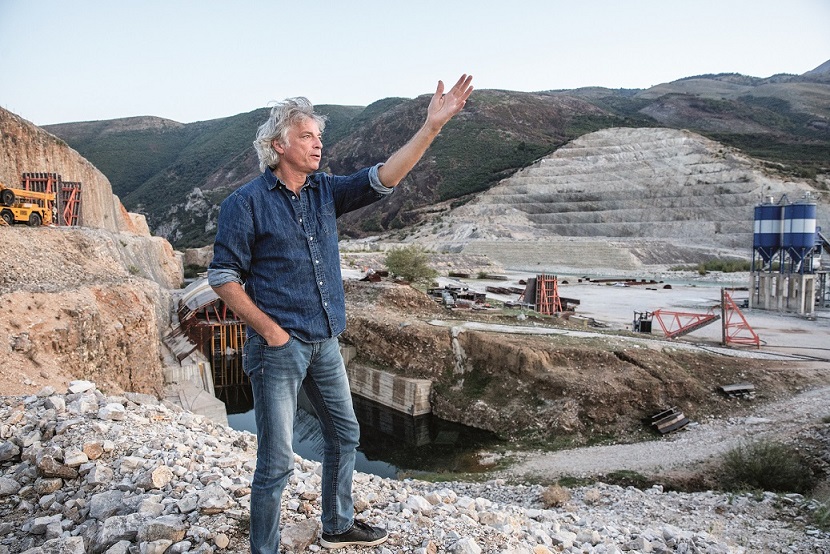 Ulrich Eichelmann at the Kalivac construction site on the Vjosa in Albania © Andrew Burr
