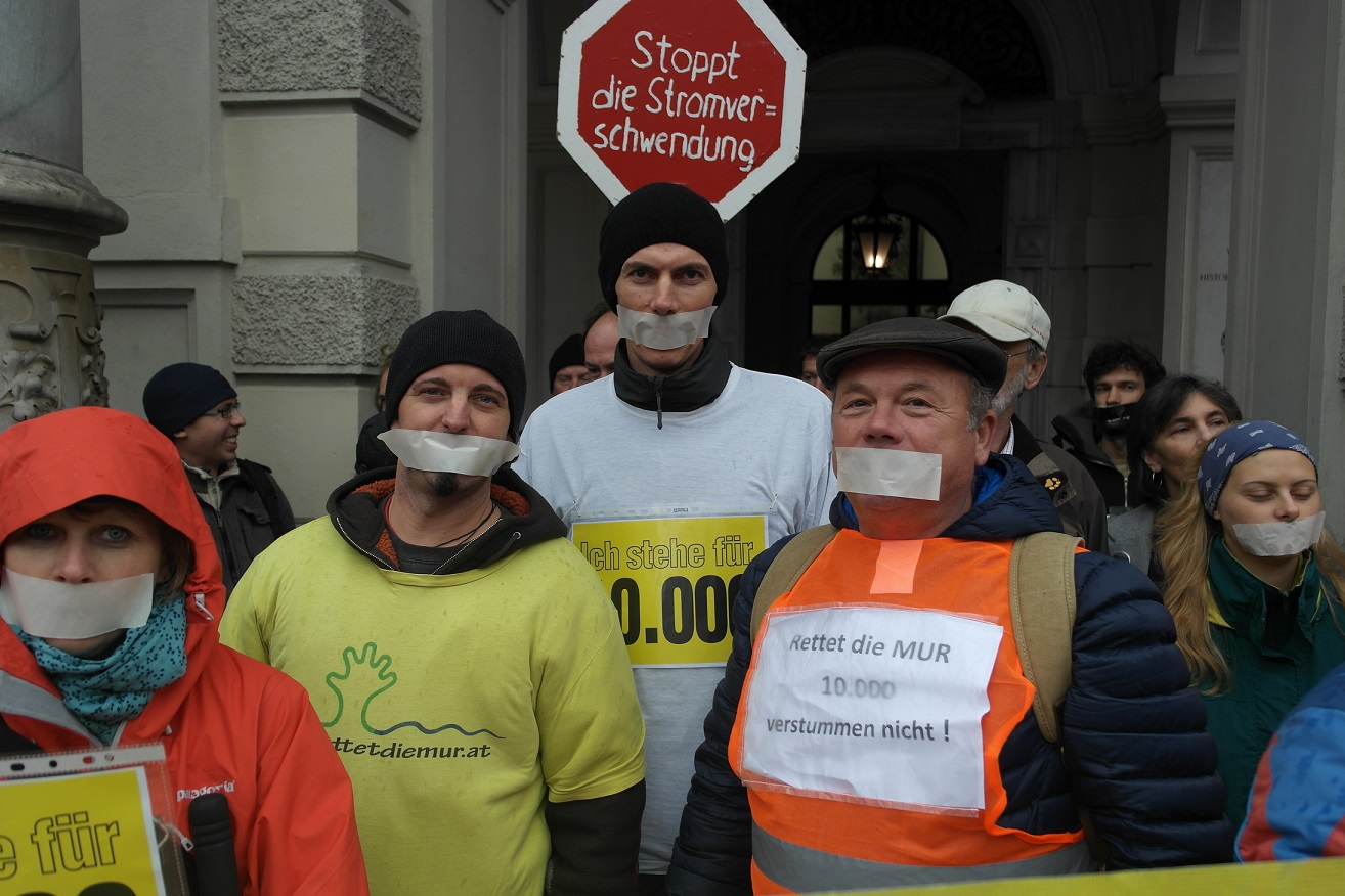 Wir lassen uns nicht verstummen! Foto: Rettet die Mur